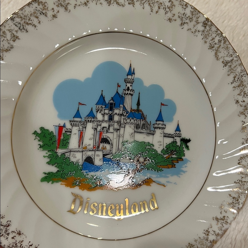 Walt Disney Disneyland Souvenir Plate Wall Hanging - Picture 2 of 7